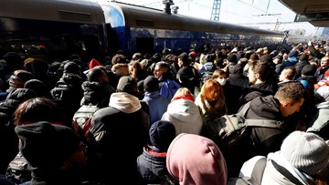 Kemenlu mengatakan 153 WNI masih berada di Ukraina, dengan sebagiannya belum memungkinkan dievakuasi karena pertempuran.