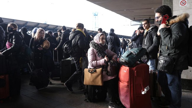 Kementerian Luar Negeri RI menyatakan pihaknya telah mengevakuasi sebanyak 25 Warga Negara Indonesia (WNI) di Odessa, Ukraina ke Rumania.