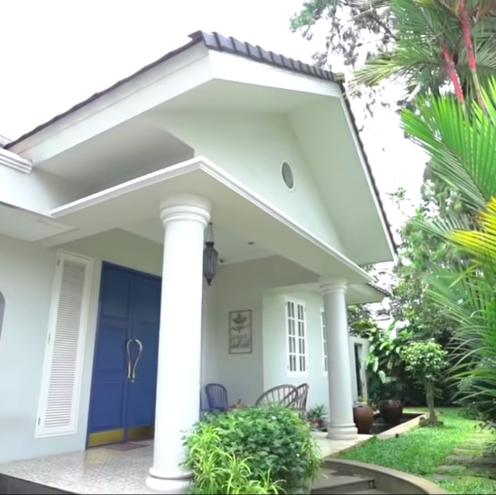 <p>Diketahui Luna akan segera membangun rumah barunya, Bunda. Meski begitu, rumah lamanya tidak akan ia jual. (Foto: YouTube Taulany TV)</p>