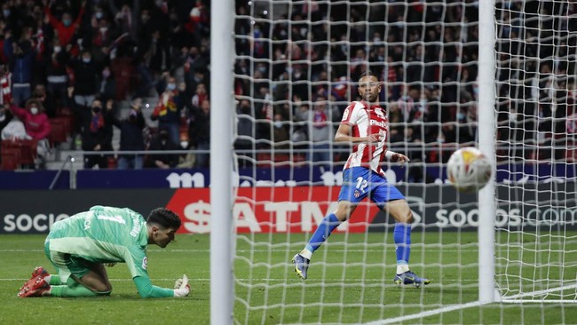 Atletico Madrid dan Real Madrid sama-sama meraih kemenangan di laga Liga Spanyol, Minggu (27/2) dini hari WIB.