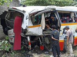 Polisi Periksa 5 Saksi Kecelakaan Maut Bus Tertabrak KA di Tulungagung
