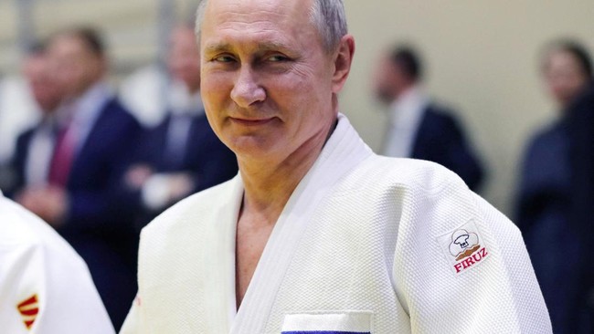 Juru Bicara Kepresidenan Rusia Dmitry Peskov menegaskan presiden Rusia dipilih oleh rakyat Rusia, bukan kewenangan Presiden AS Joe Biden.