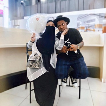 Foto Tanpa Hijab Disebar, Istri Virgoun Ancam Laporkan Pacar ART