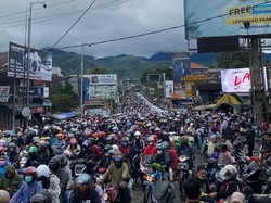 Horor Macet di Puncak Saat Akhir Pekan: Pengendara Terjebak hingga 12 Jam