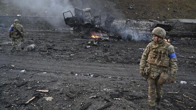 Почему НАТО не помогло Украине, когда ее раздавила Россия?