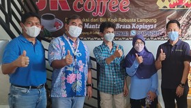 Kisah UMK Mitra Binaan di Lampung Berkembang Bersama Telkom