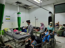 Puluhan Korban Keracunan di Pulau Sewangi Dilarikan ke RS Banjarmasin