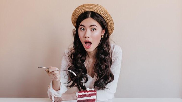 Hati-hati, Ini 6 Jenis Makanan dan Minuman yang Beresiko Merusak Kesehatan Kulit!