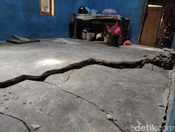 4 Kabar Tanah Bergerak di Lebak Bikin Rumah-Jalan Rusak