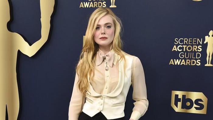 Celebrities arrive at the 28th annual Screen Actors Guild Awards at the Barker Hangar on Sunday, Feb. 27, 2022, in Santa Monica, Calif. (Photo by Jordan Strauss/Invision/AP)