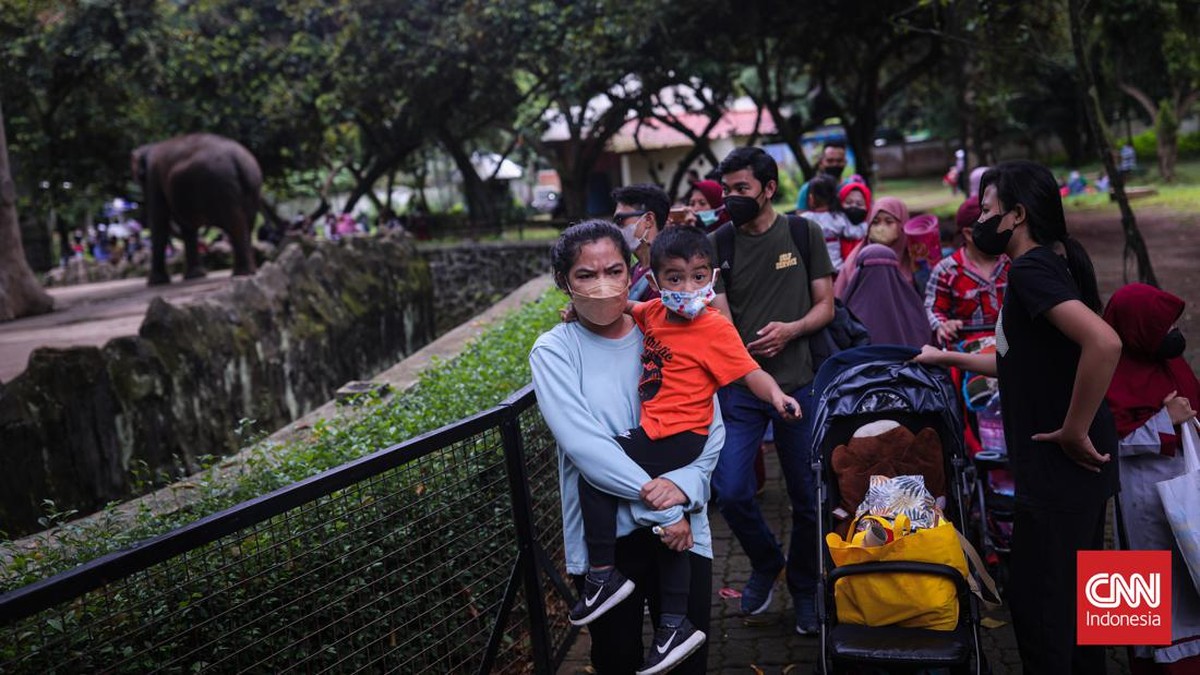 FOTO: Jalan-jalan ke Taman Margasatwa Ragunan saat Libur Isra Mikraj