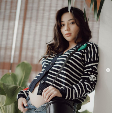 Cara Duduk Nikita Willy Disorot hingga Kisah Mualaf Soraya Larasati