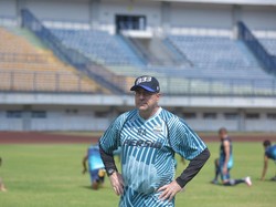Menilik Sosok Pengganti Robert Albert di Persib