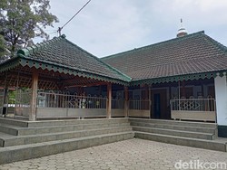 Gus Miftah Ngaku Keturunan Kiai Ageng Hasan Besari, Ini Kata Pesantren Tegalsari