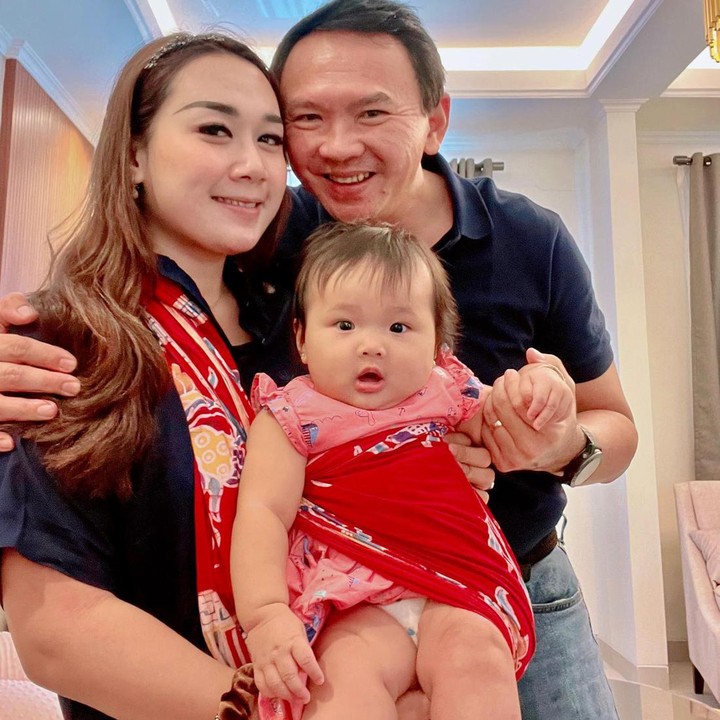 <p>Ada yang berbeda dari istri Basuki Tjahaya Purnama atau yang akran disapa Ahok, yakni Puput Nastiti Devi. (Foto: Instagram @btpnd)<br /><br /><br /></p>