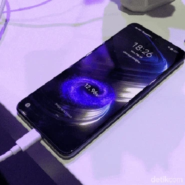 Charge HP di Tempat Umum Bisa Kebobolan Data Pribadi, Begini Tips Amannya!