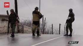 VIDEO: Milisi LPR Pro Rusia Klaim Kuasai Perbatasan Ukraina Timur