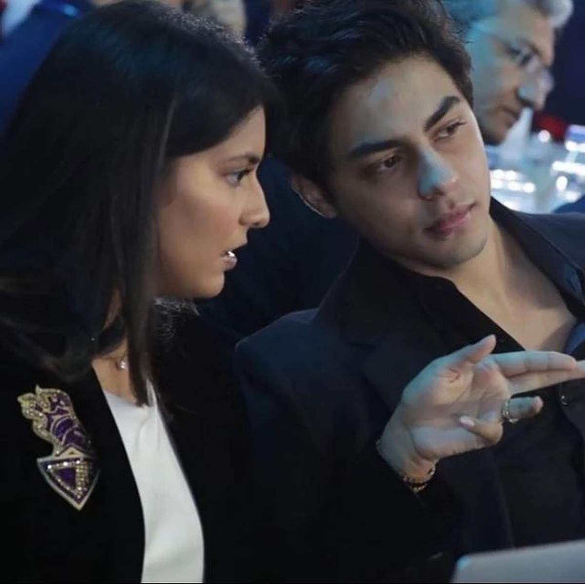 Aryan Khan&comma; anak Shah Rukh Khan perdana muncul ke publik hadiri acara penting gantikan sang ayah&period; Yuk&comma; intip potretnya&excl;