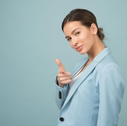 Nggak Hanya Cerdas, 4 Zodiak Ini Juga Punya Kemampuan Berpikir Kritis yang Baik
