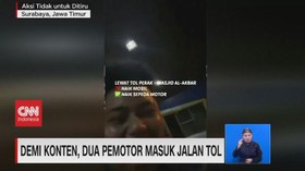 VIDEO: Demi Konten, Dua Pemotor Masuk Jalan Tol
