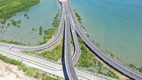 10 Jalan Tol di Indonesia dengan Panorama Alam Terindah