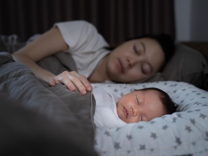 Ketiduran dan Lupa Menyusui di Malam Hari, Produksi ASI Terganggu Enggak Ya?