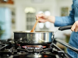 Kesalahan Umum Saat Masak Daging yang Bikin Gagal Sehat