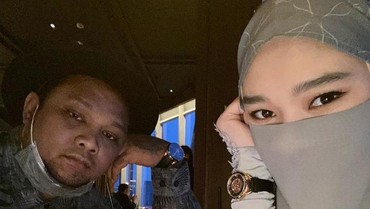 img-title Tak Percaya Sang Putra Selingkuh, Ibunda Harap Virgoun Tak Cerai dengan Inara