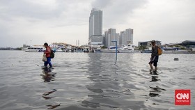 FOTO: Jakarta Terendam, Jakarta Tenggelam