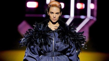img-title Bakal Nge-Tren, Kendall Jenner Tampil Beda dengan Rambut Warna Jahe