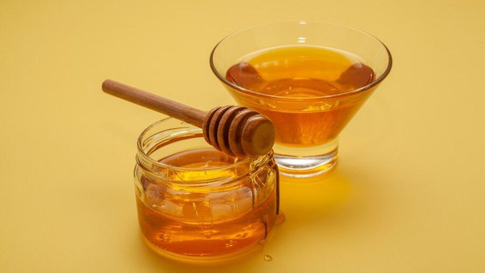 Madu Mentah dan Madu Olahan, Mana yang Lebih Baik untuk Atasi Sakit Tenggorokan Gejala Omicron?