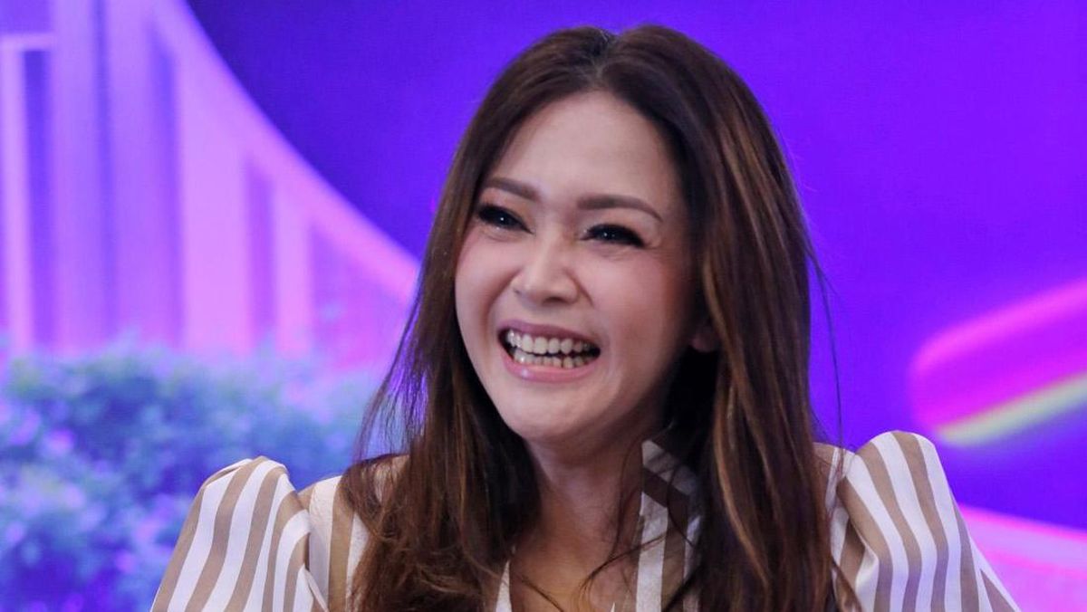 Maia Estianty Pamer Gendong Cucu: Seperti Jatuh Cinta Lagi