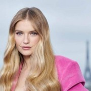 Intip Tutorial Makeup Natural ala Parisian Versi Camille Razat Bintang 'Emily in Paris'