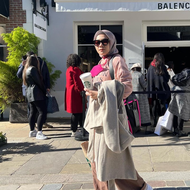 <p>Rencananya, kedua Bunda ini akan menghadiri acara Paris Fashion Week bersama pasangan crazy rich Malang. (Foto: Instagram @ecaprasetya)</p>