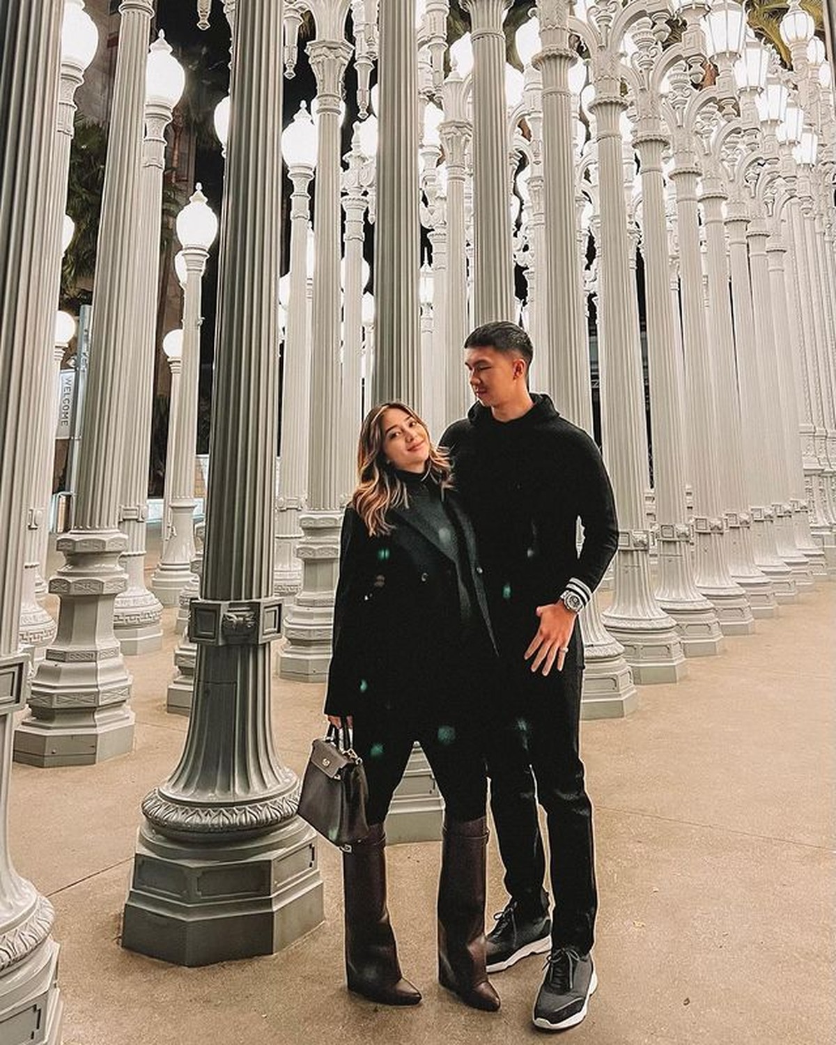 Nikita Willy dan sang suami tercinta memutuskan untuk tinggal dan melahirkan di Amerika&period; Yuk&comma; intip potretnya&excl;