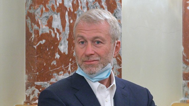 Roman Abramovich diklaim bakal memberi sumbangan hasil penjualan Chelsea kepada pihak Rusia.