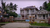 <p>Rumah mewah tersebut dimiliki oleh sosok yang dikenal dengan panggilan Pak Daryoto. (Foto: YouTube Jejak Bang Ibra)<br /><br /><br /></p>
