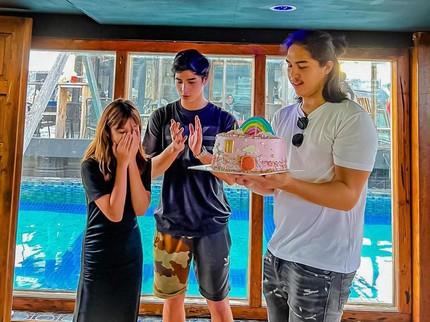 Reaksi El Rumi Saat Ditegur Fans Maia Estianty Gara-gara Posting Foto Bareng Safeea