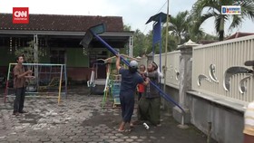 VIDEO: 3 Plang Muhammadiyah Dicopot Paksa dari Masjid di Banyuwangi