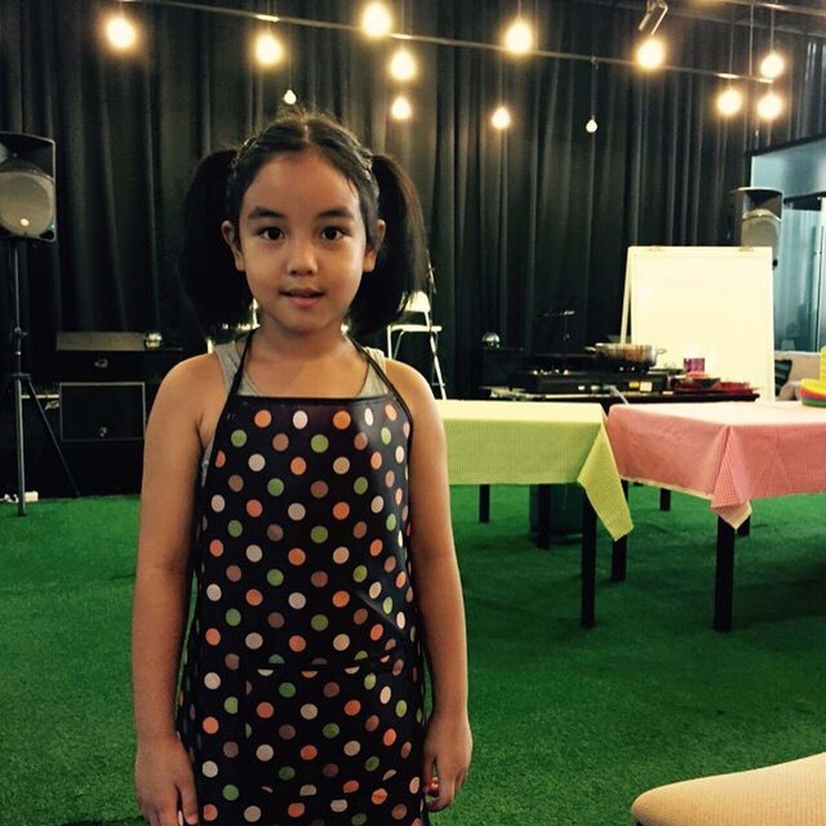 Engku Emran memiliki seorang putri bernama Aleesya yang dulu jadi anak tiri Laudya Cynthia Bella&period; Yuk&comma; intip transformasinya&excl;