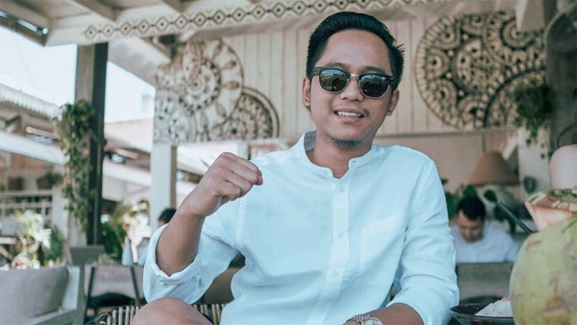 Influencer Doni Salmanan tercatat sebagai buruh harian lepas di dokumen kependudukan alias kartu tanda penduduk (KTP) miliknya.