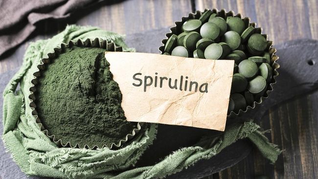 Masker spirulina palsu banyak beredar di tengah masyarakat. Berikut perbedaan masker spirulina asli dan palsu.
