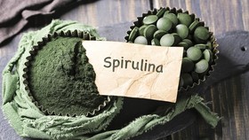 5 Perbedaan Masker Spirulina Asli dan Palsu