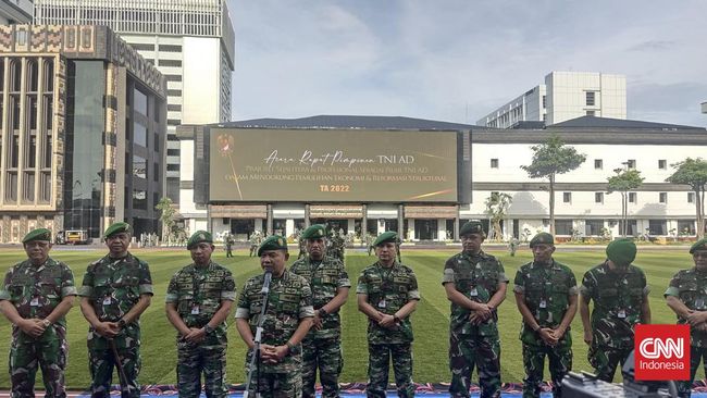 TNI AD memiliki seragam baru. Seragam itu diciptakan Panglima TNI Jenderal Andika Perkasa.
