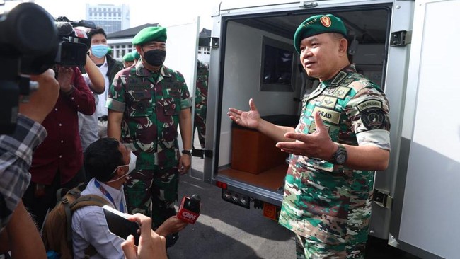 Dudung Abdurrachman merespons dengan antusias kabar mengenai pergantian Ketua Umum PB PBSI yang melibatkan dirinya.