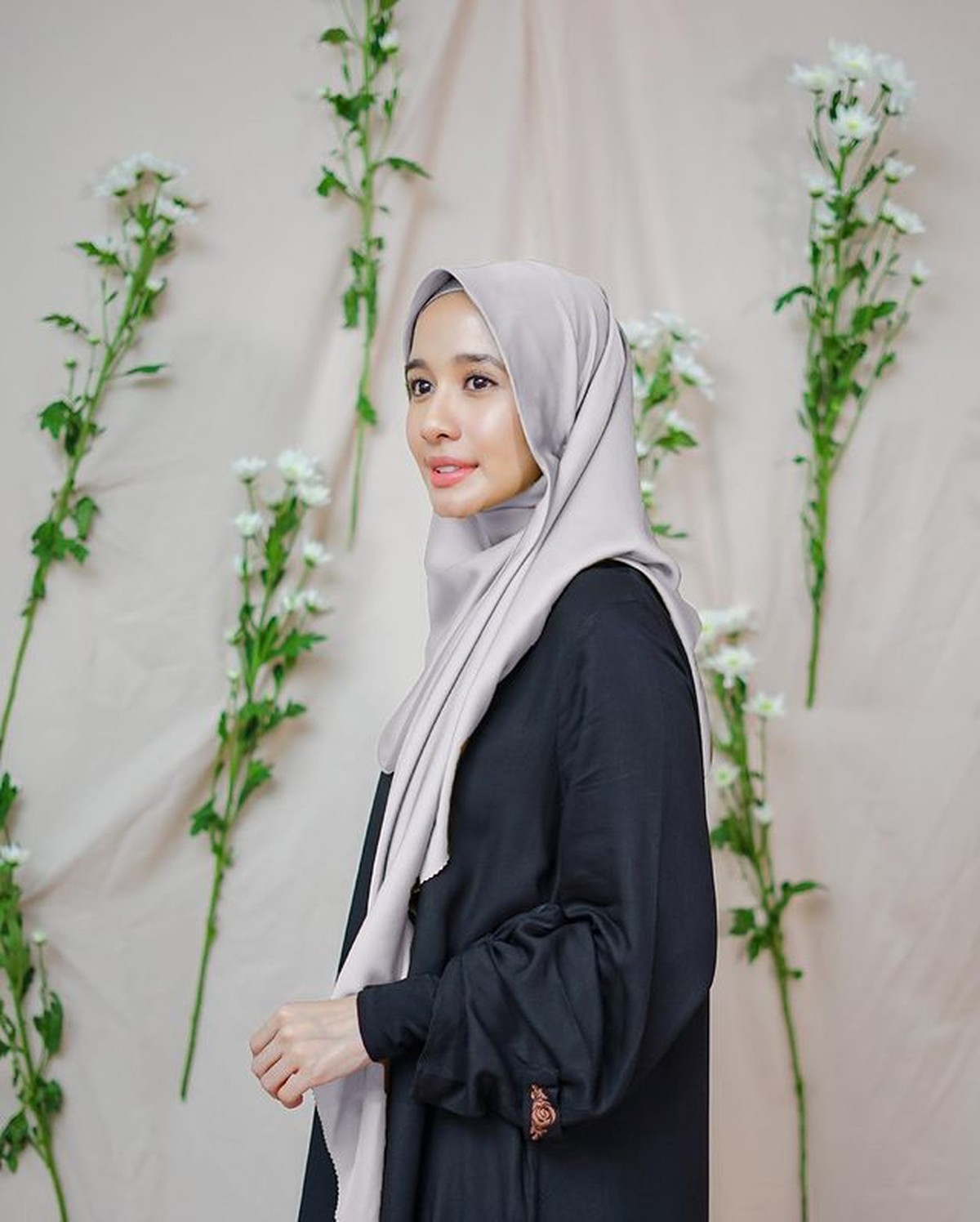 Penampilan Laudya Cynthia Bella usai bercerai dinilai terlalu kurus hingga bikin netizen khawatir&period; Yuk&comma; intip potretnya&excl;