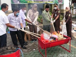 1.449 Kotak Obat Kuat hingga 192 Gram Sabu Dimusnahkan di Tulungagung
