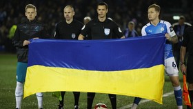 Momen Zinchenko Jadi Kapten Man City dan Bentangkan Bendera Ukraina