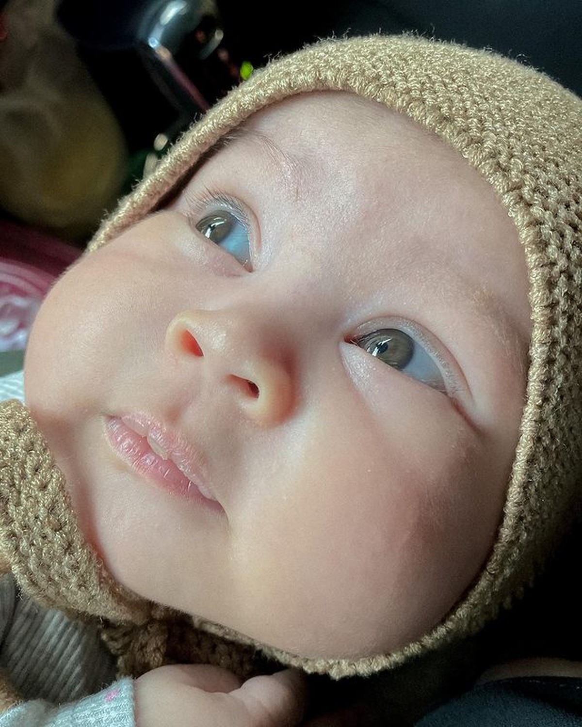 Setelah 4 tahun menanti&comma; Natta Reza dan Wardah dikaruniai anak perempuan cantik yang miliki warna bola mata unik&period; Yuk&comma; intip potretnya