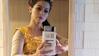 <p>Meskipun tinggal di negeri orang, Lastmi tak pernah melupakan kebudayaan Indonesia, Bunda. Ia bahkan kerap memperlihatkan tarian-tarian tradisional Indonesia ke masyarakat Jepang. (Foto: Instagram: @dewi_lastmi)</p>